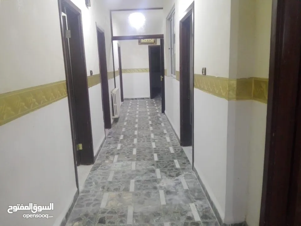شبه فيلا للايجار في  شفابدران تتكون من  مدخلين  مستقلين   4 نوم صالون وقعده ومطبخ و 4 حمامات مع كراج