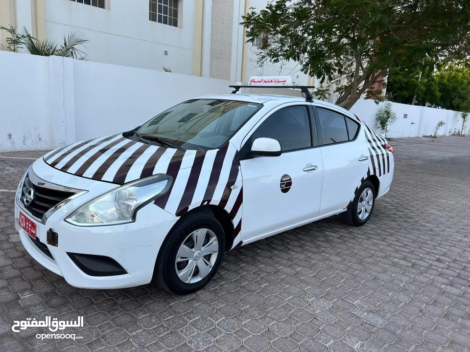 تعليم سياقه جير اتوماتيك سياره جديده نيسان صني 2019  ساعات 7 ريال وعقود حسب قياده وخبره تبداء من 300