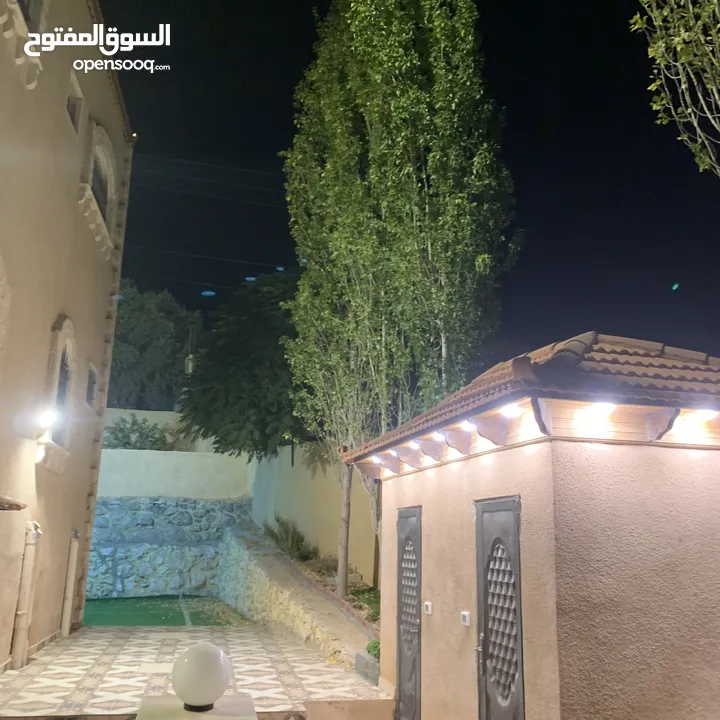 مزرعة فخمة خاصة مع فيلا دوبلكس للبيع في أرقى مناطق السلط ام جوزه ، إطلالات ساحرة وخلابة