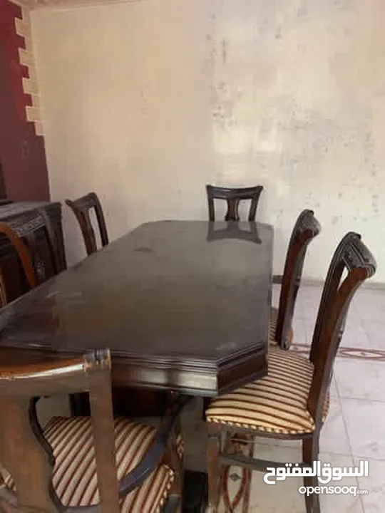 آثاث صالون كبير وطاولة فاخرة قزاز مع 8 كراسي اقرأ الوصف مهم