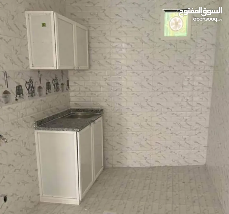 للايجار استوديو ف فيلا غرفه حمام مطبخ شامل ماء كهرباء انترنت صيانه 