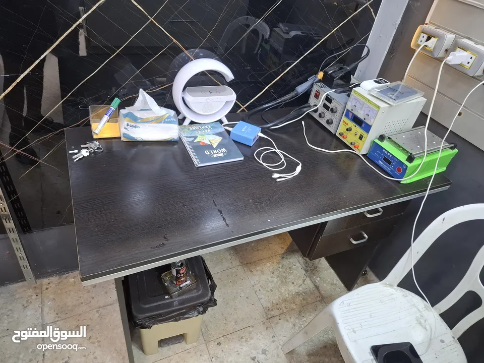 محل تلفونات للبيع من الداخل مع تبديل عقد الايجار من المالك