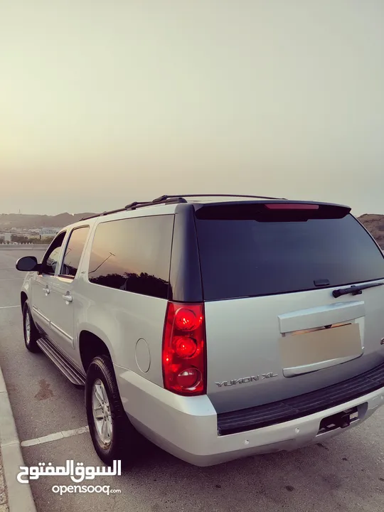 GMC يوكــن السوبـر بان XL موديل 2013