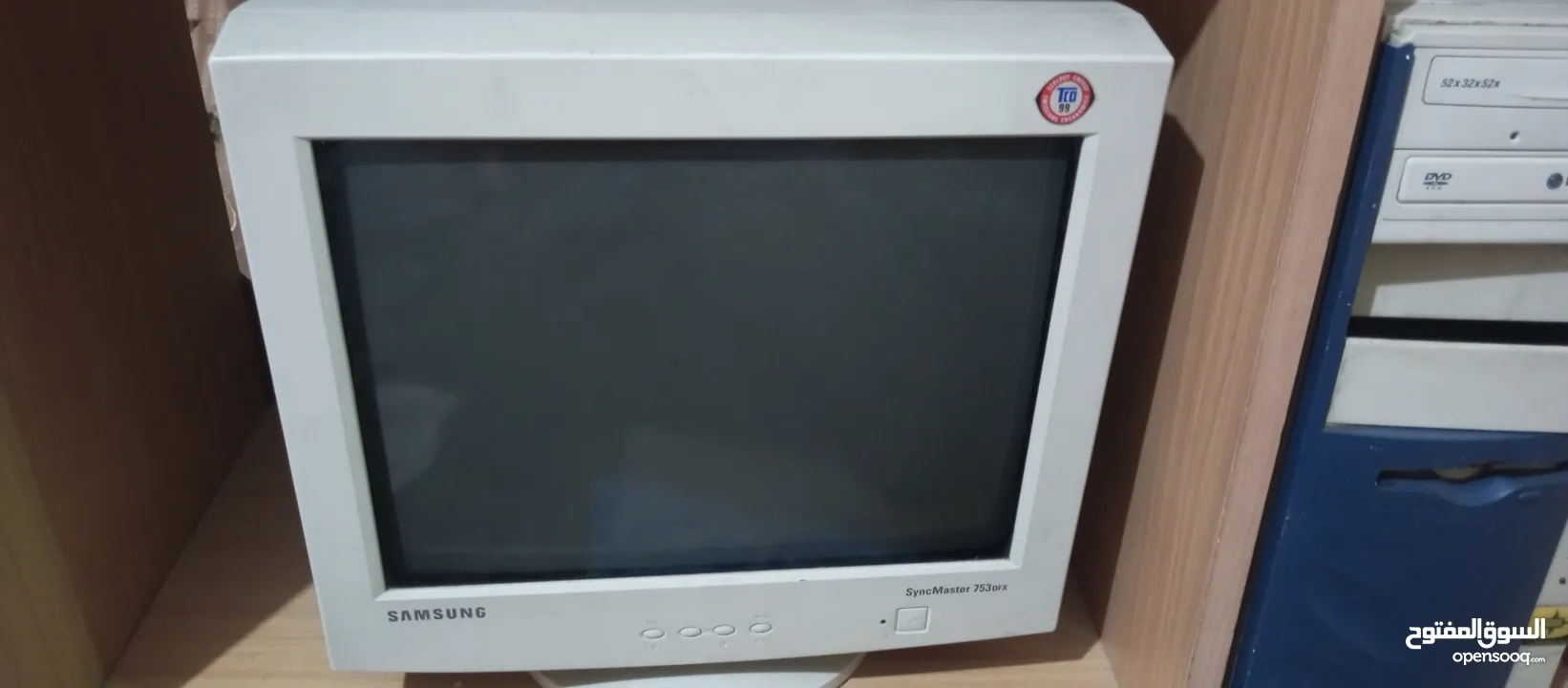 شاشه كمبيوتر سامسونج مستعمله بسعر7دنانير