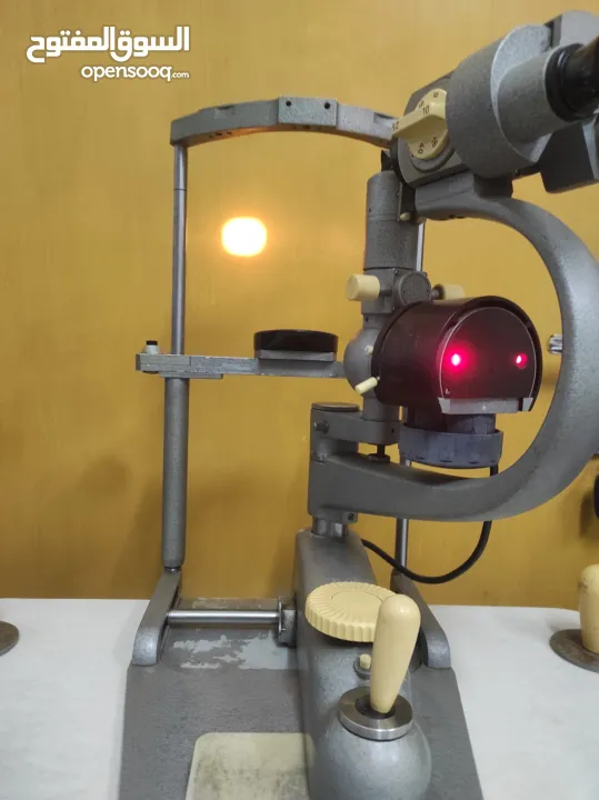 اجهزة فحص عيون للأطباء