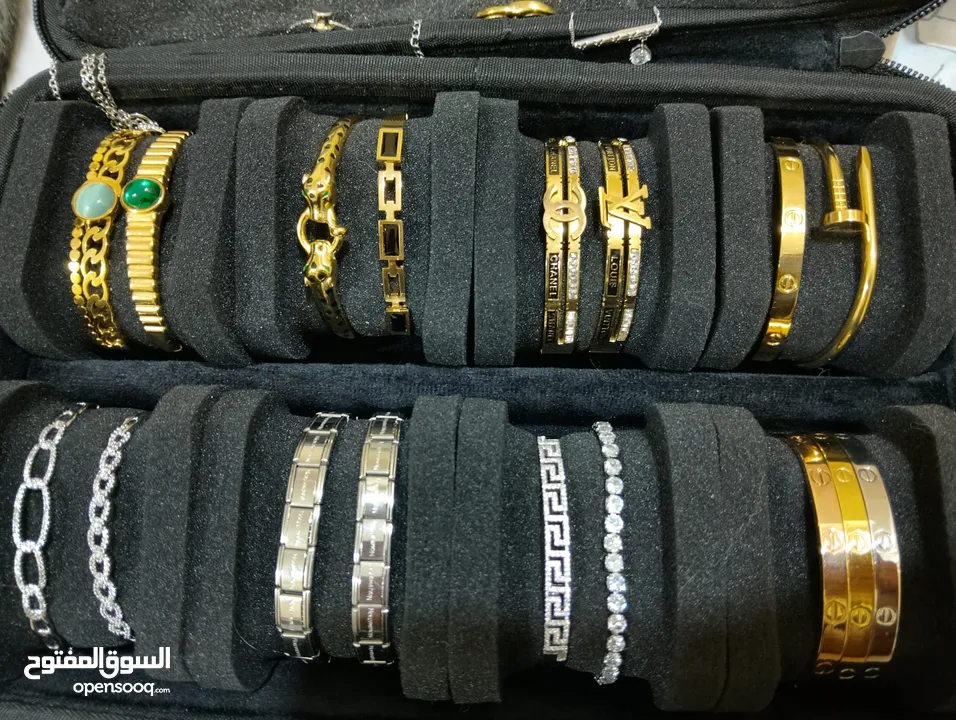 سوار ذهبي فاخر بتصميم أنيق ومميز