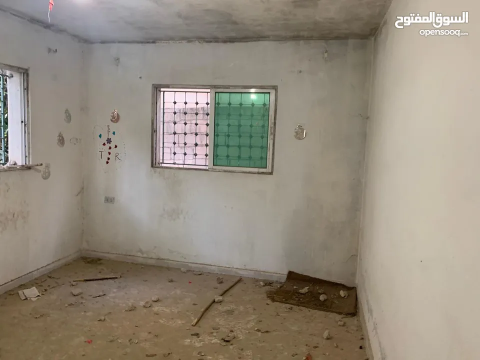 بيت طابقين مستقل للبيع على شارع مباشرة