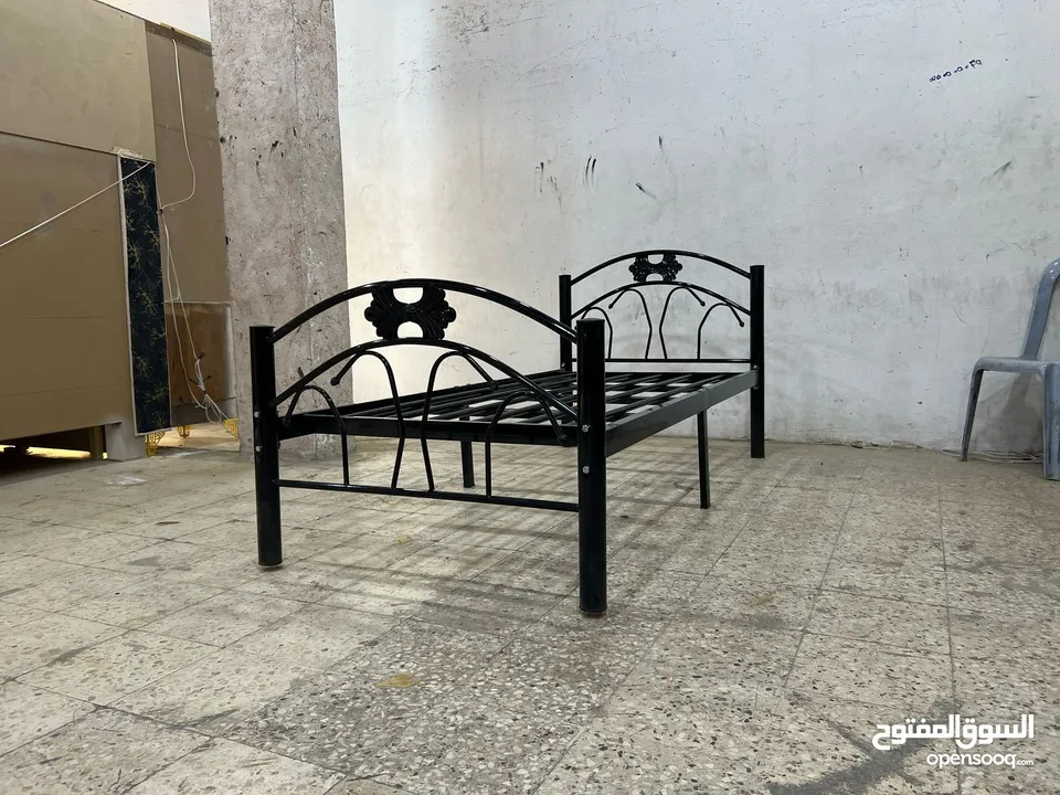 تخوت حديد متوفر جميع الالوان كفاله خطيه 8سنوات