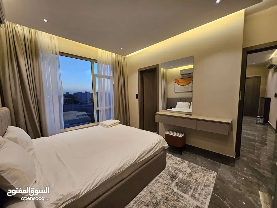 شقق سكنية فاخرة مفروشة بالكامل بإرقى الاثاث شاملة للماء والكهرباء . انترنت مجاني