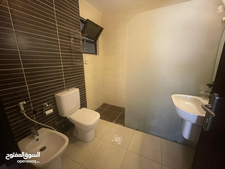 شقة للايجار في ام اذينه ( Property 37646 )-175072891