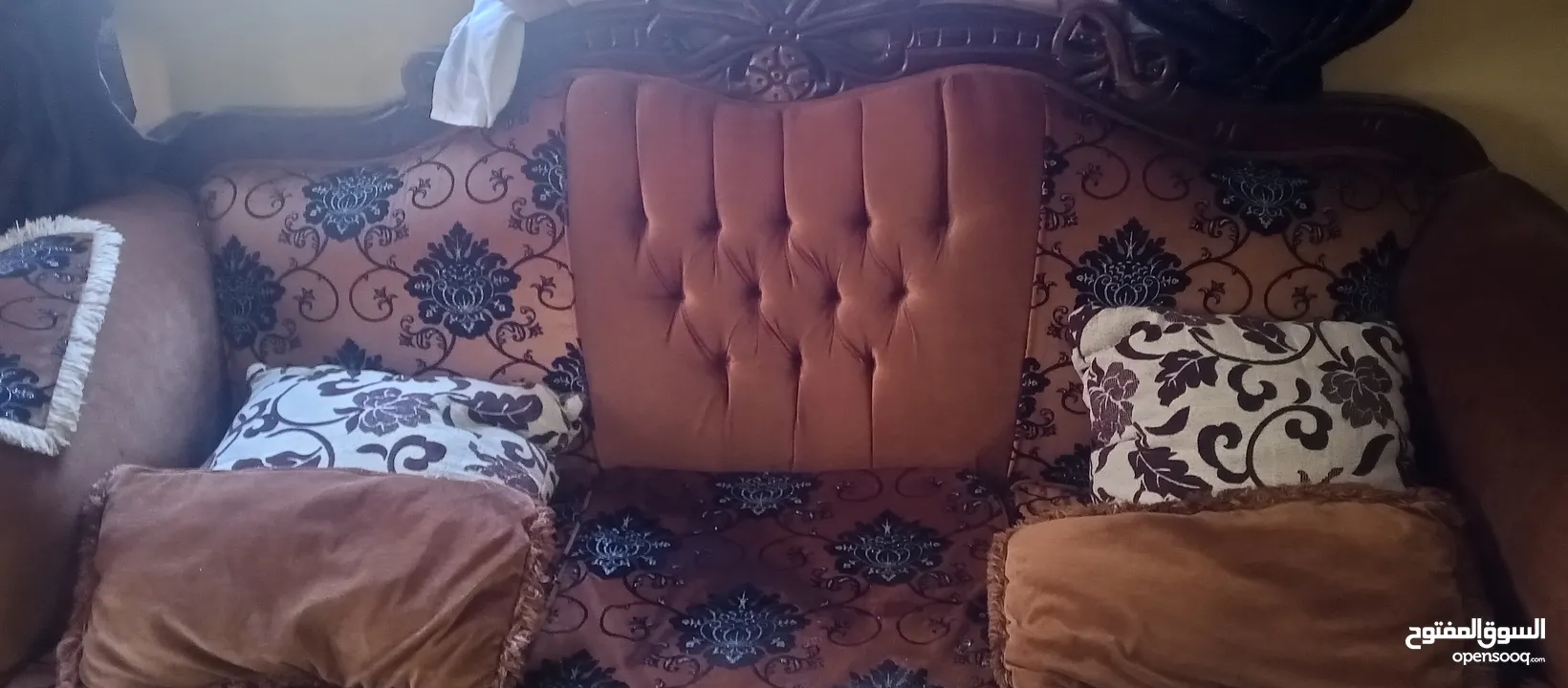 طقم كنب 7مقاعد مستعمل بحاله ممتازه لا يحتاج لاي صيانه