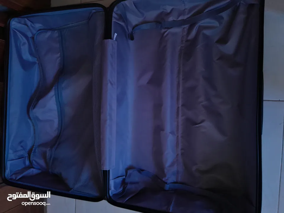 حقيبة سفر فخمة جديدة لون اسود حجم كبير