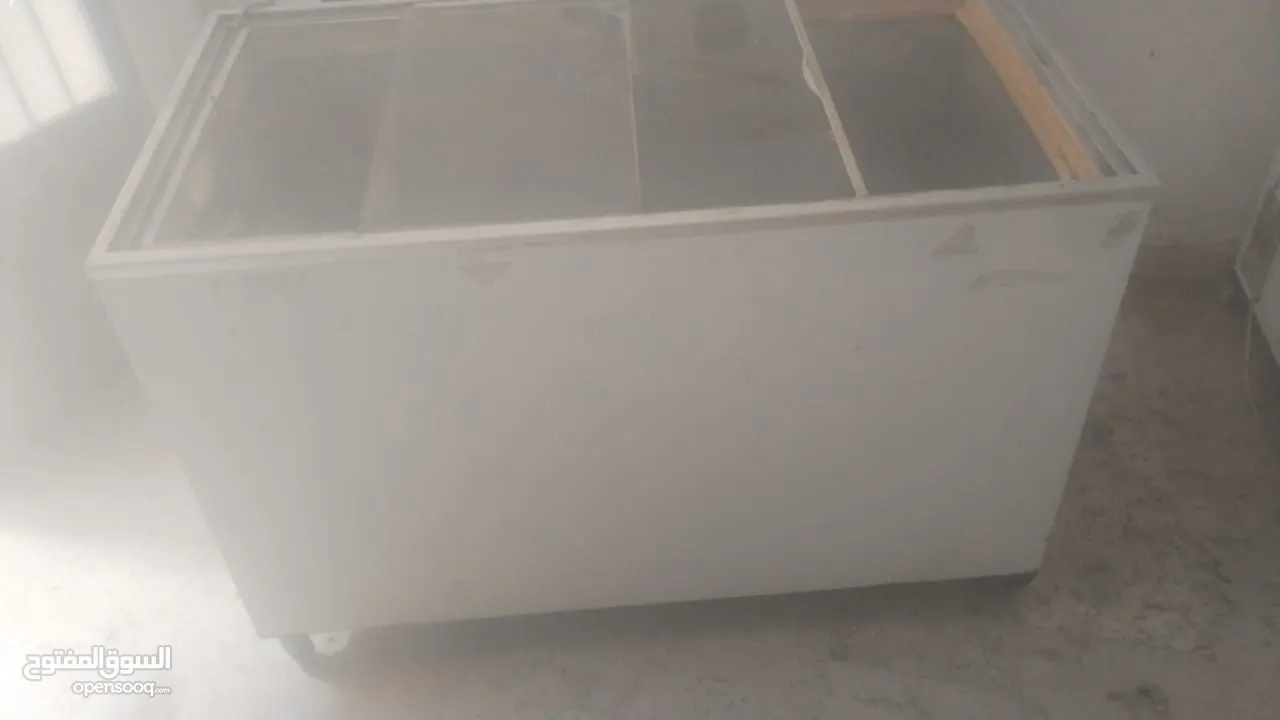 فريزر عدد 2 للببع في حال جيد
