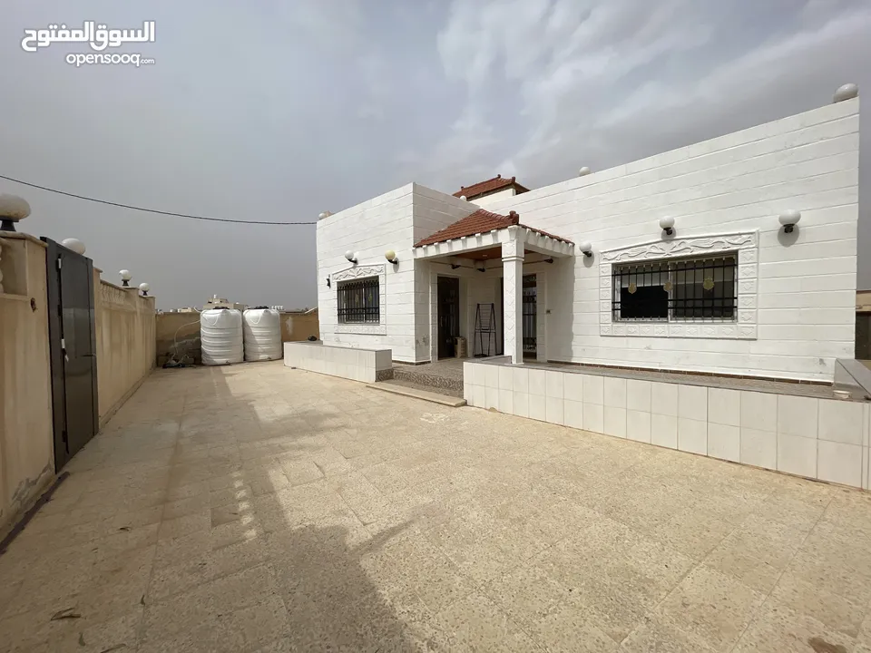 بيت مستقل مع ملحق