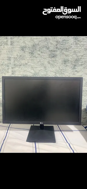 شاشة LG نظيفة جدا تصلح لعدة استخدامات