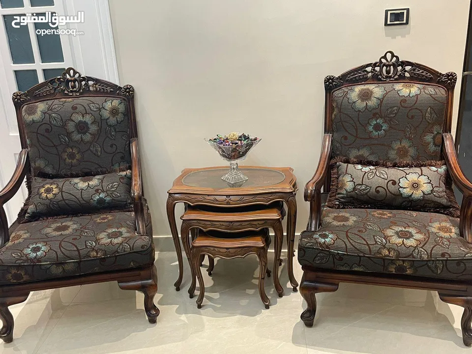 طقم كنب ضيوف شبه جديد
