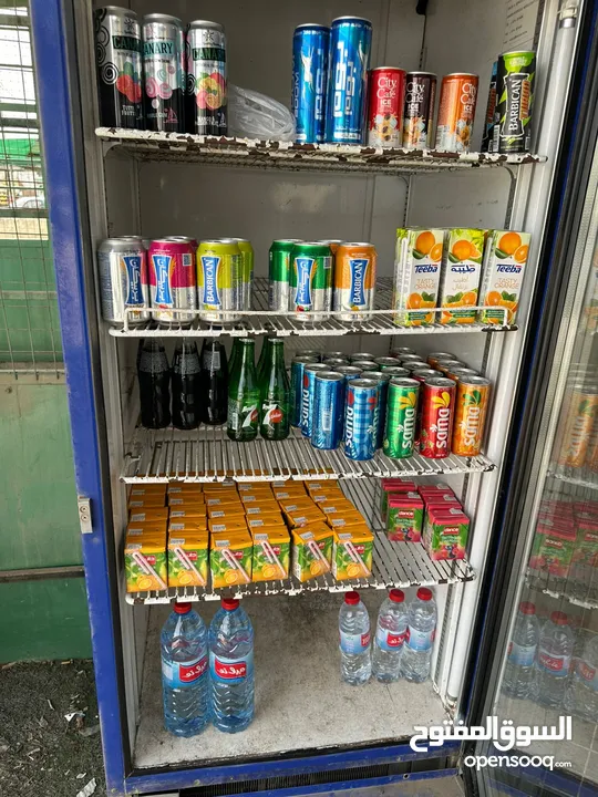 كافتيريا للبيع بكامل معداتها