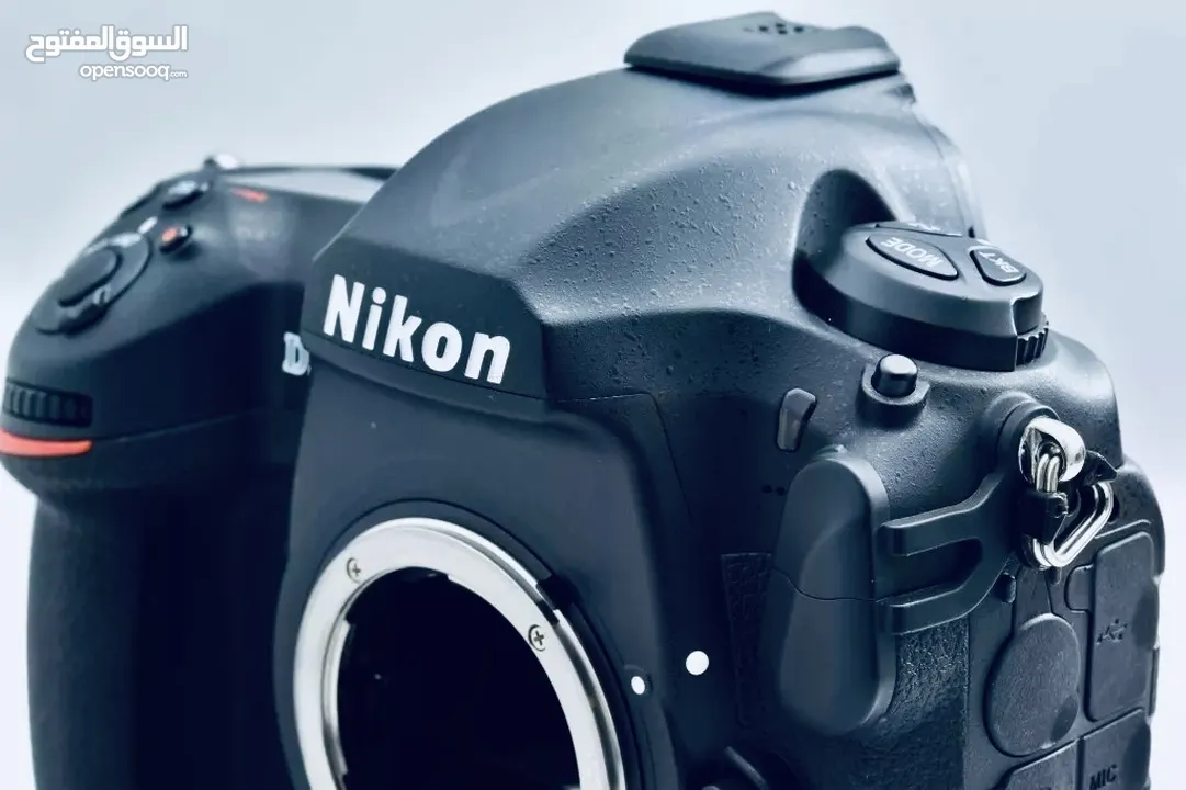 Nikon D5 with lenses 24:70 shutter 1K