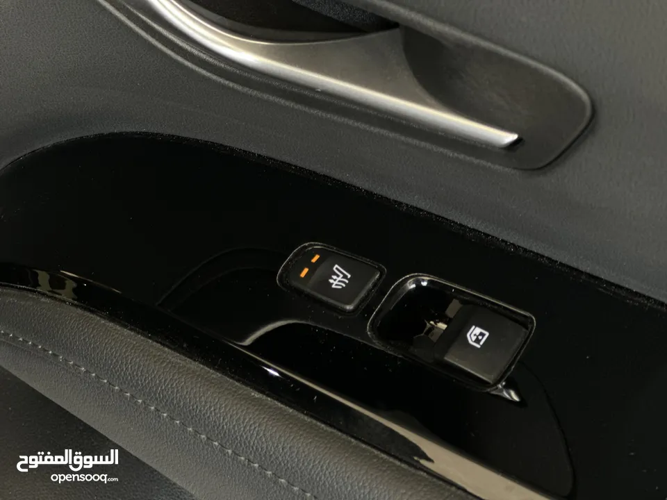هونداي توسان هايبرد مع بانوراما