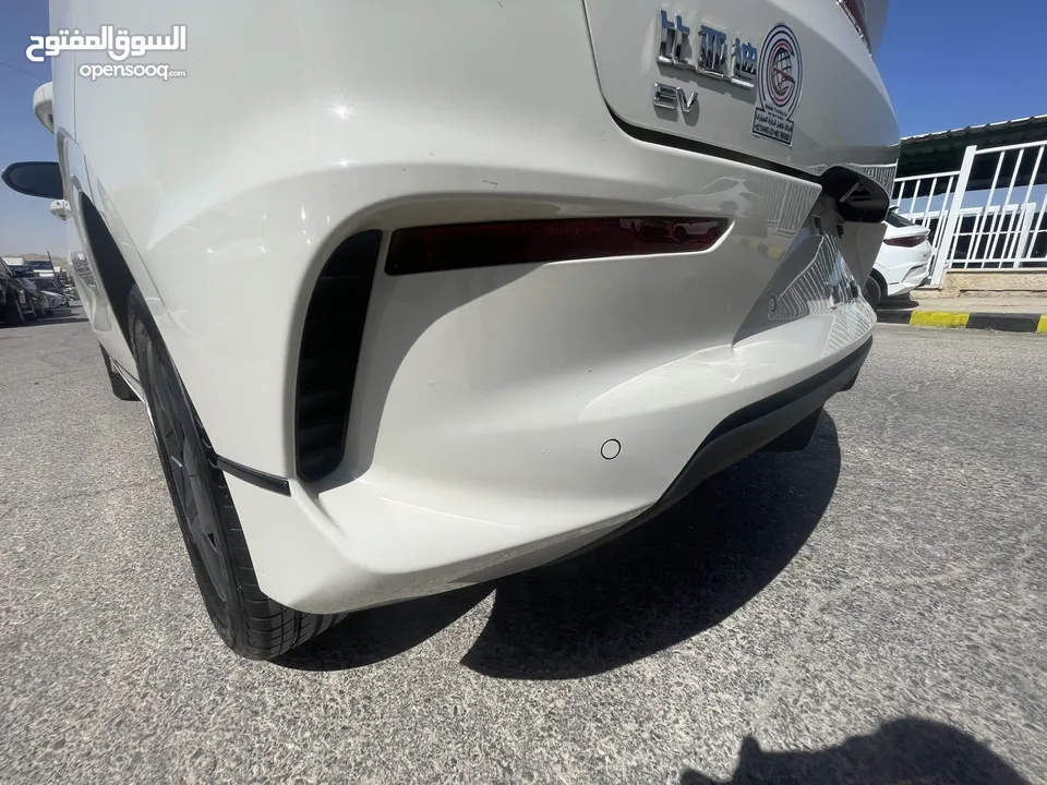 بي واي دي E2 , كمفورت 405 كيلو بالشحنه ، شبه وكاله