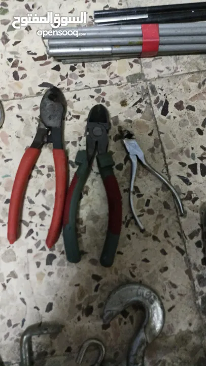 عدد يدوية متنوعة
