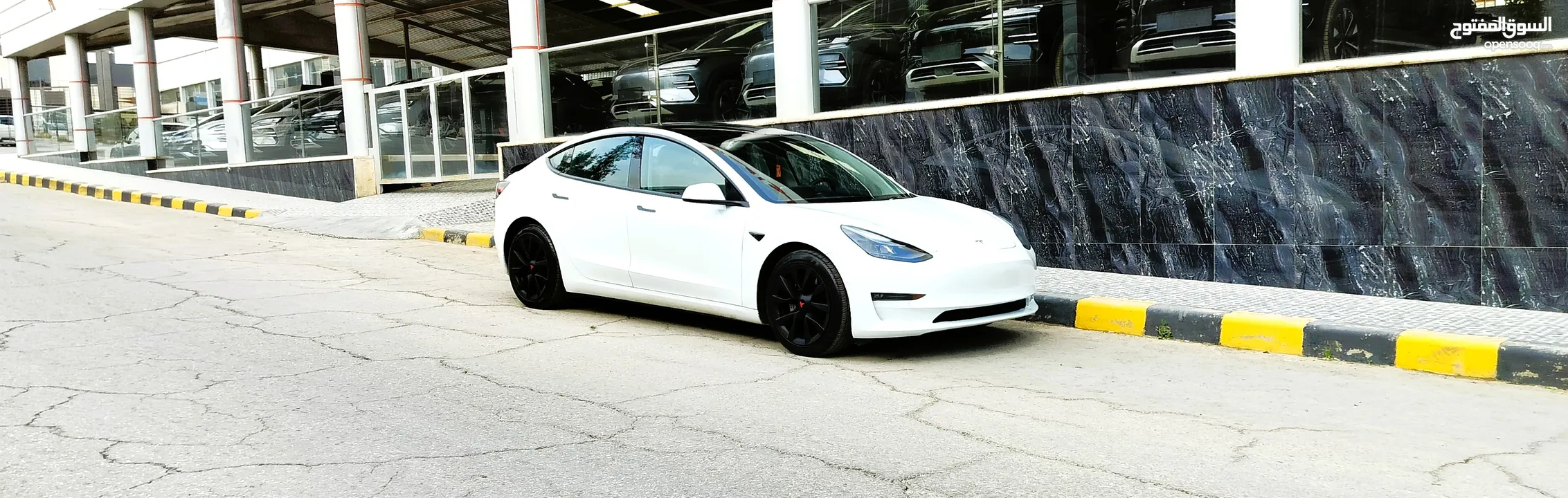 تيسلا 2022 model 3 فحص كامل 4 جـــيـــد بدون ملاحظات بودي (كرت ابيض) بحالة الوكالة بسعر لقطة ومحرووق