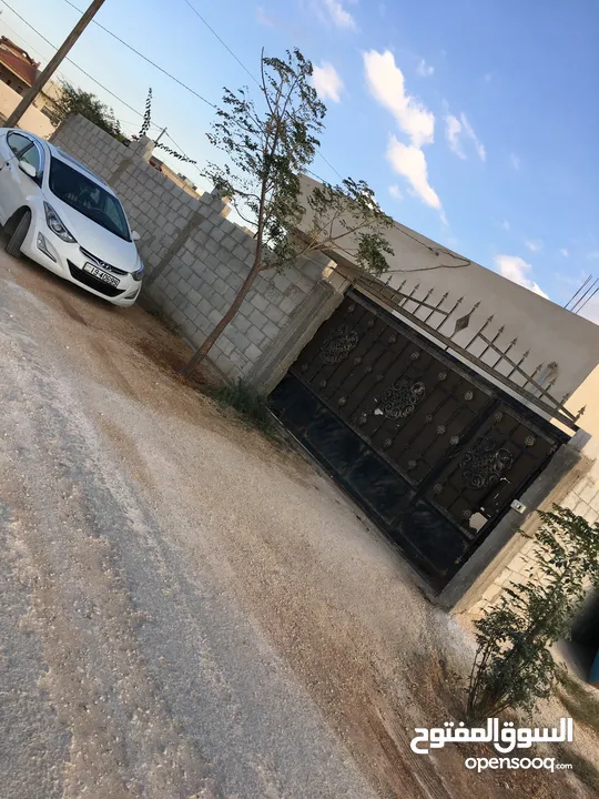 بيت للبيع  المفرق/الزعتري/