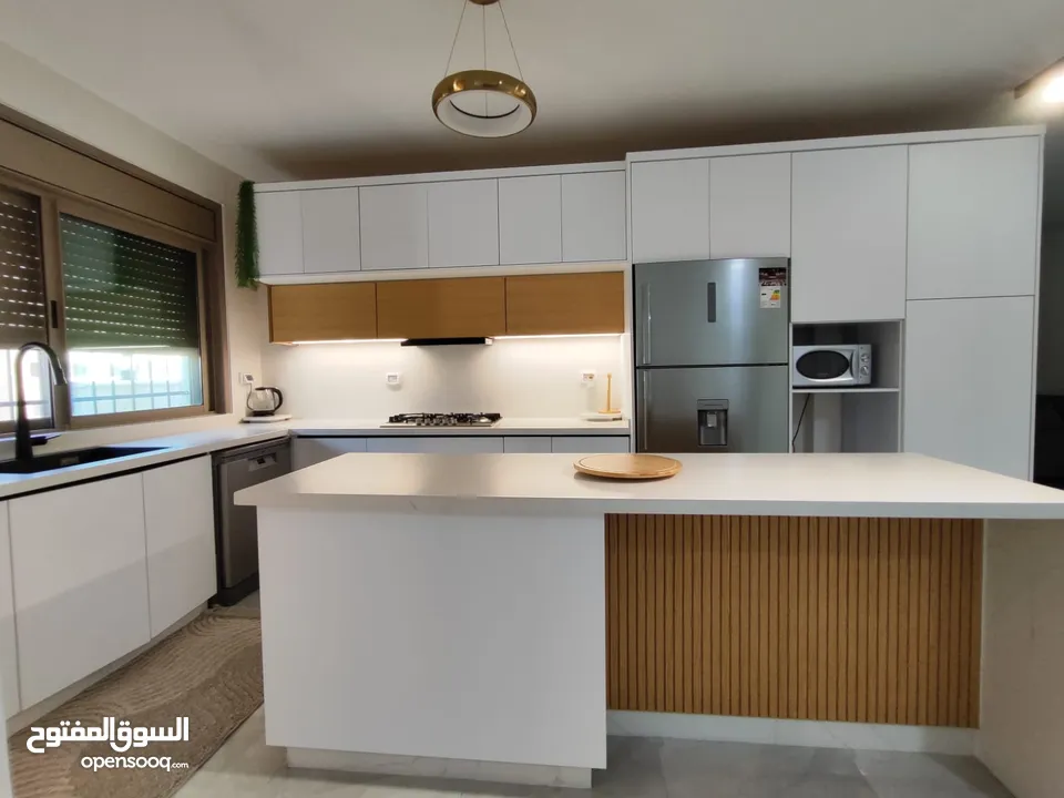 روف حصري فاخر للبيع – بيتونيا  إطلالة تحبس الأنفاس