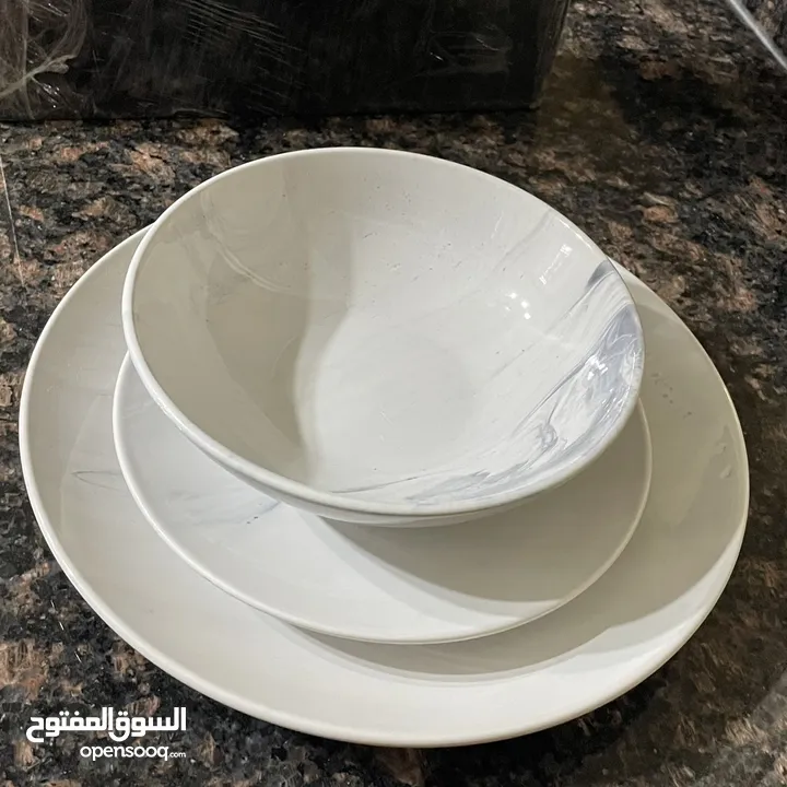 طقم سفرة 18 قطعة