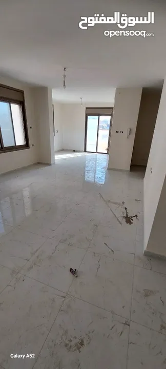 شقة بسطح مرحبا طابو جاهز وتنازل فوري