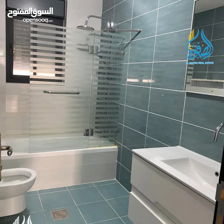 شقه مميزة موقع هادئ و استراتيجي مع مدخل خاص الارسال