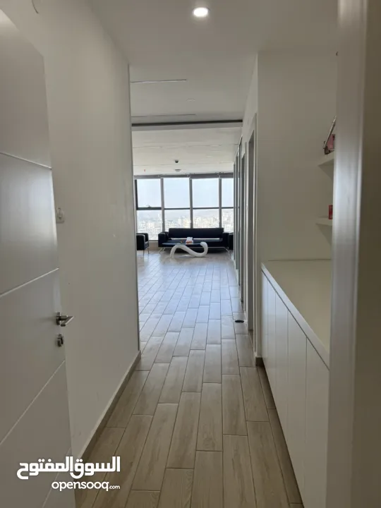 مكتب مميز جدا للايجار فوق مصرف الصفا الطابق الثامن فوق مركز النور للعيون مباشرة