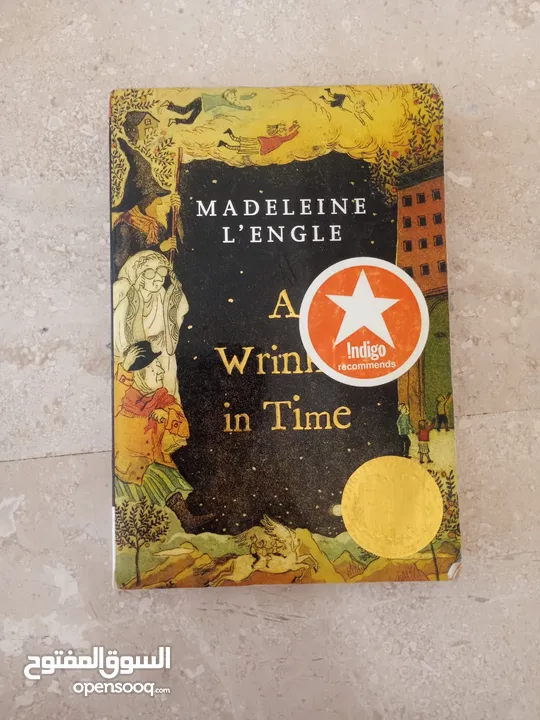 A Wrinkle in Time by Madeleine L'Engle [Paperback Edition]