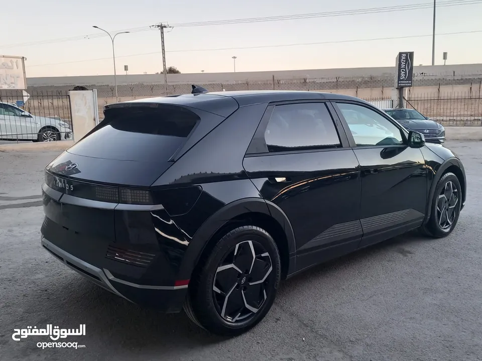 هيونداي IONIQ 5 لون اسود مميز موديل 2024 لاصحاب التكاسي بسعر النقد: 14500 الف