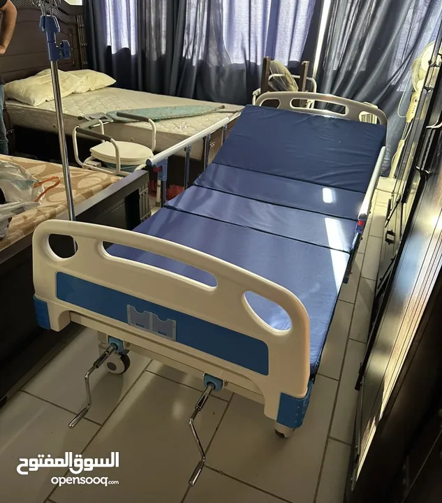 سرير طبي للبيع بسعر مغري