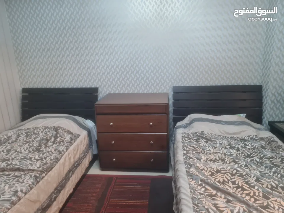 شقة مفروشة ثلاث غرف نوم بحالة ممتازة في تلاع العلي  الإيجار 600 دينار/شهريا