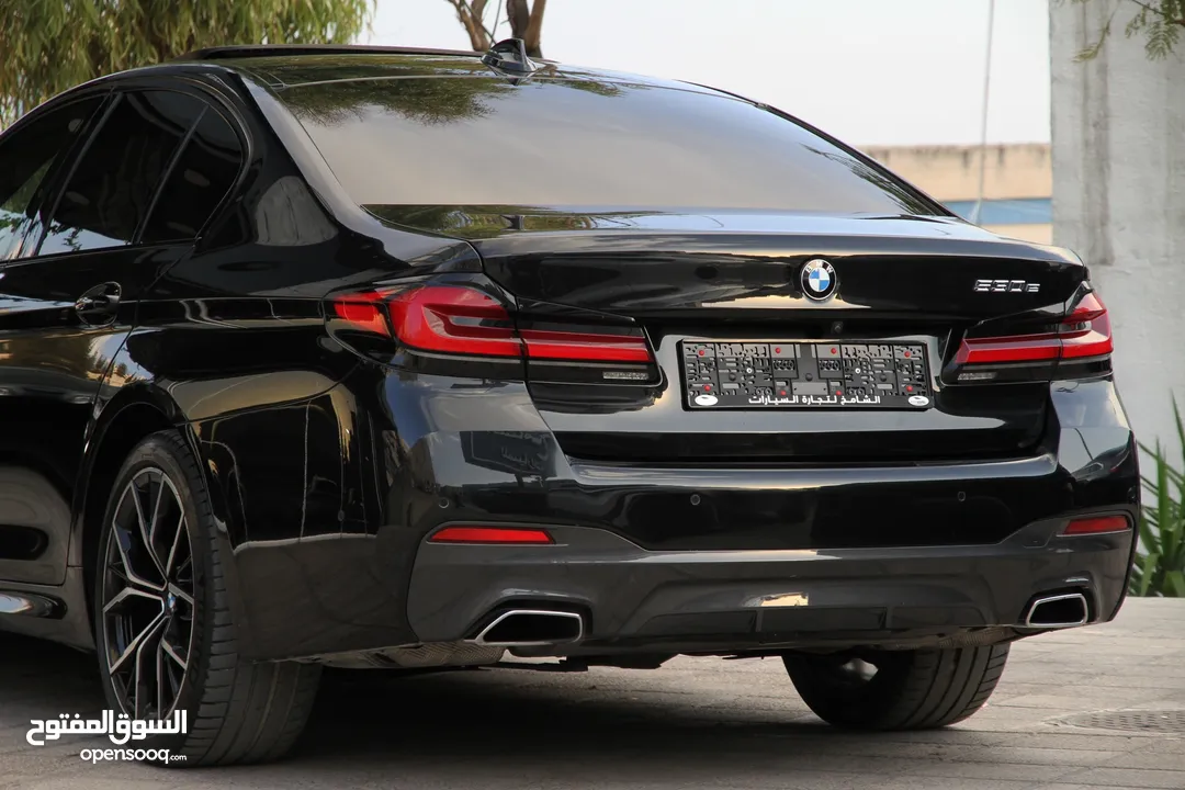 الفئة الخامسة BMW 530e  plug in hybrid M Performance Power