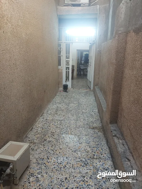 بيت تجاري للبيع مساحه 118 طابقين بناء نظيف بي محل