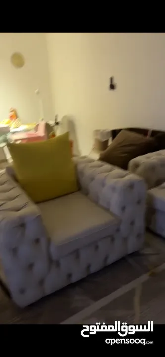 Good sofa صوفا بحاله جيده جدا