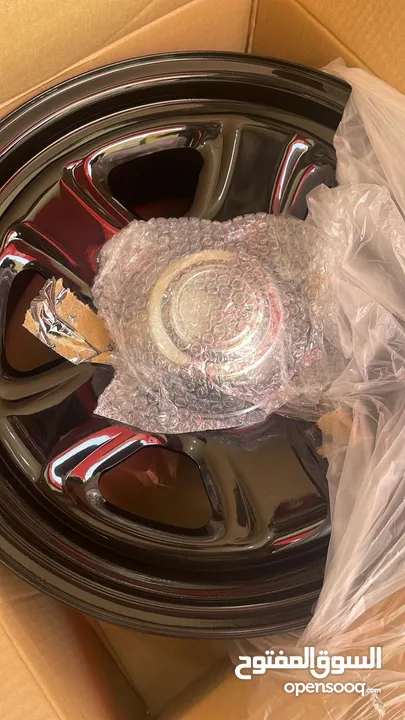 جنط بوليسي جدييييد جديد بالكرتونة مع طاسات الكروم قياس 18. للبيع.
