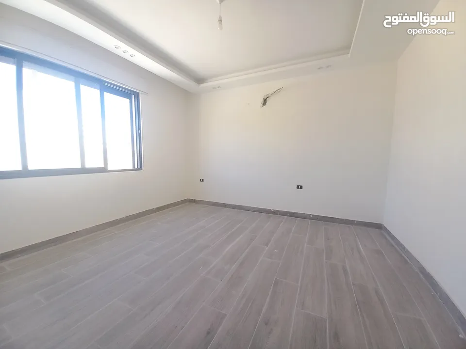 Apartment For Sale In Um Al Summaq ( Property 42772 )-174782811