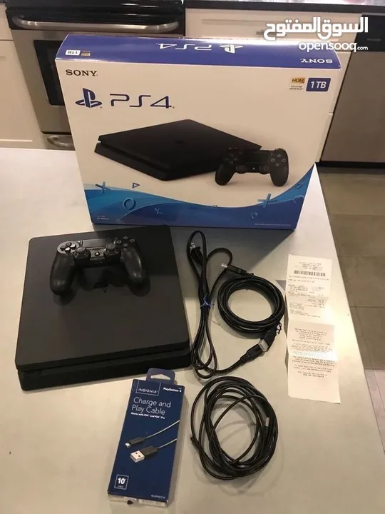 Brand new PlayStation 4  Condition: 10/10 Only played 1 day with it With the box and everything,