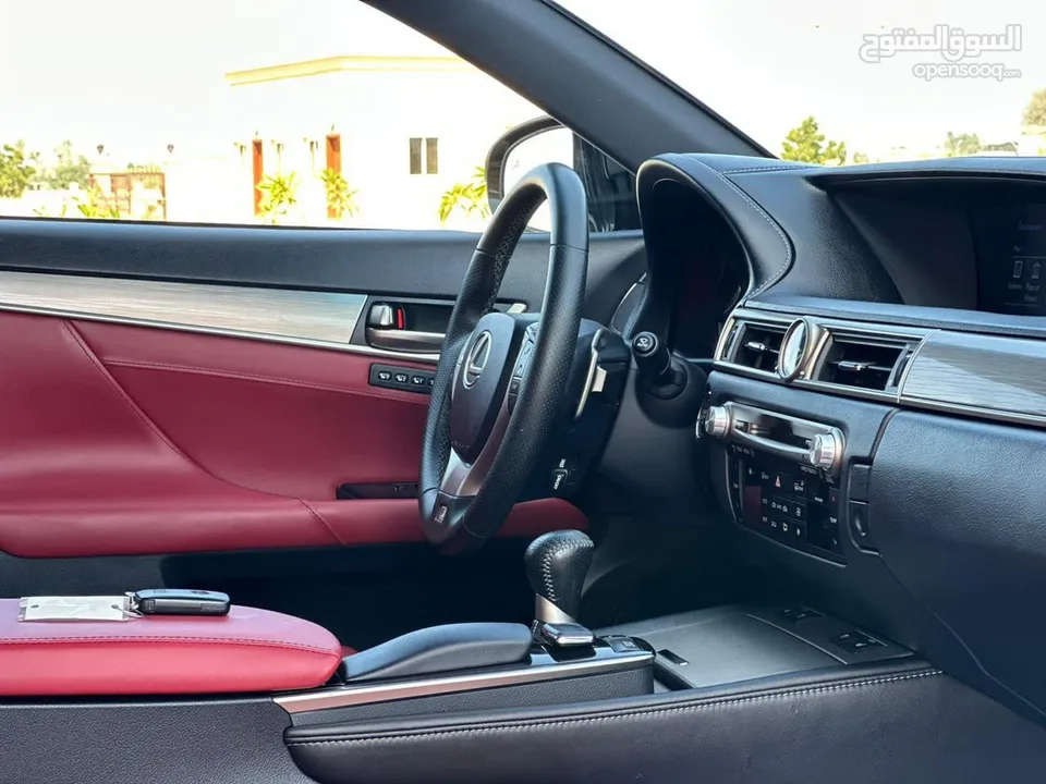 لكزس GS 350 f sports 2015 من الداخل احمر السياره نظيفه جدا