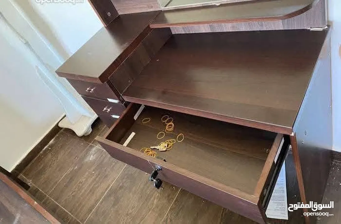 غرفة نوم شبه جديدة عمان