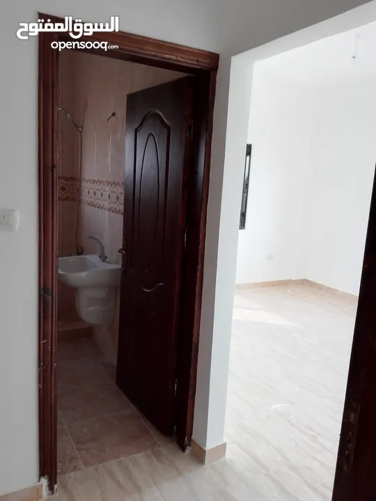 للبيع عمارة سكنية مكونة من عدة طوابق في منطقة ماركا الجنوبية