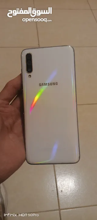 سامسونج جالكسي A70 128 جيجا مشكلة صغيرة في التطبيع مش ماثرة على الاستخدام