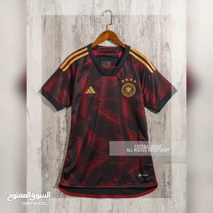 مجسمات ملاعب كرة قدم تيشرتات كرة قدم