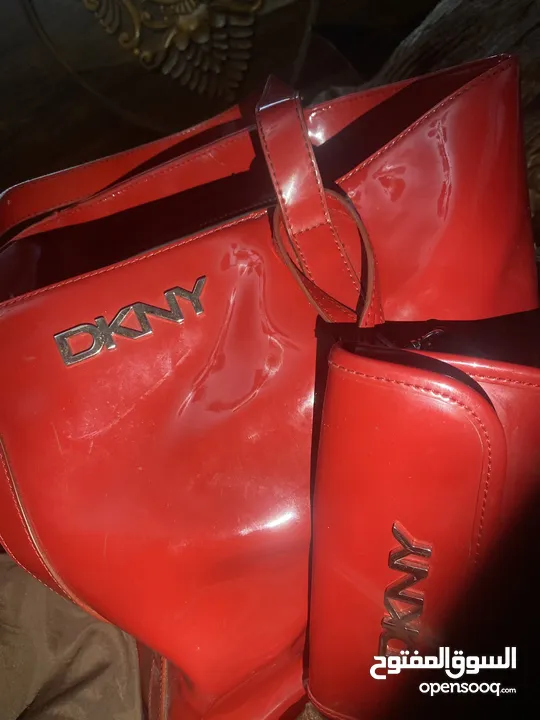 حقيبة الترند حقيبة الأنوثه والجمال DKNY bag بحجم كبير وبتصميم اكثر من أنيق جذااااابه
