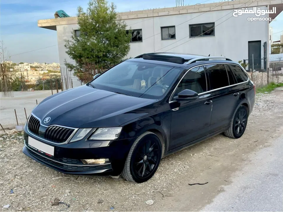 سكودا اوكتافيا ستيشن فل مسكر مع فتحه بانوراما