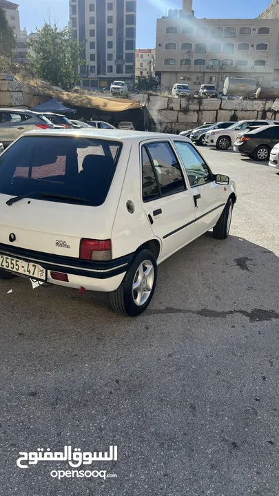 بيجو 205 -